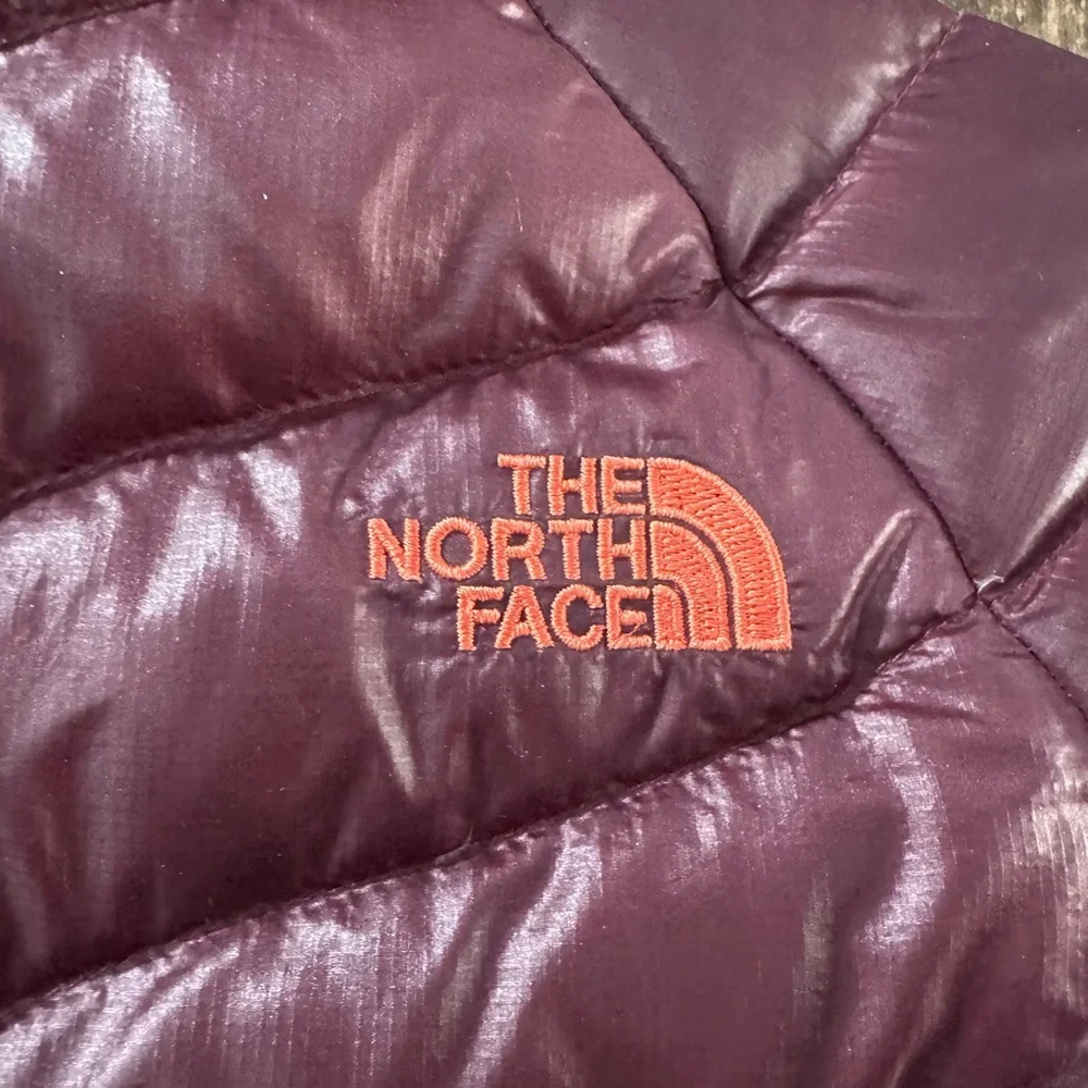 NORTH FACE WOMENS EXTRA SMALL MAROON JACKET - Picture 6 of 12
